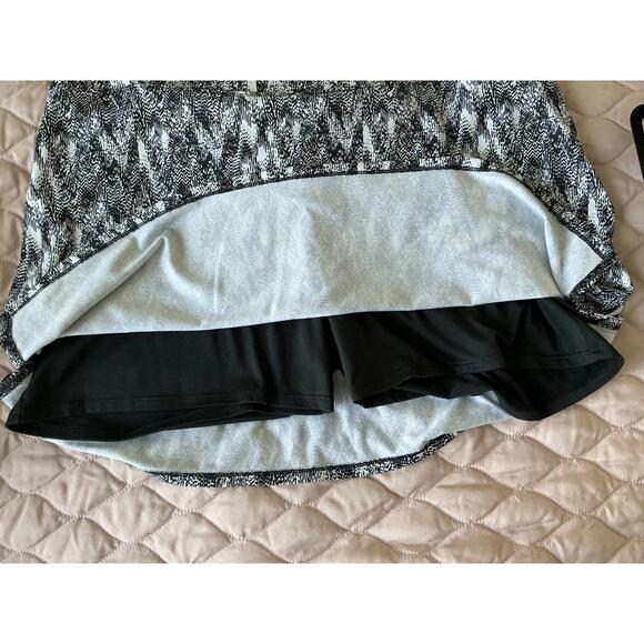 Tranquility Women's Black and White Patterned Skort Size XL - Picture 3 of 4